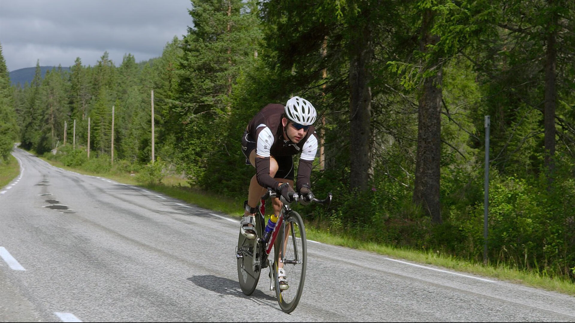 全国跳台滑雪锦标赛东北小将勇摘桂冠，中国跳台滑雪队